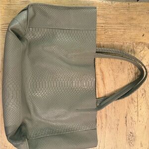 Ampersand As Apostrophe Gray Leather Textured Tote Bag